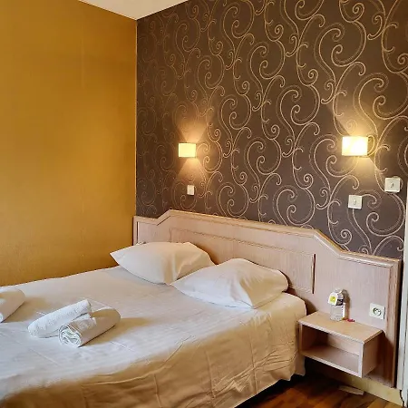 Domaine Des Cèdres - Logis Hôtel, Résidence, Et Insolites Hotel 3*