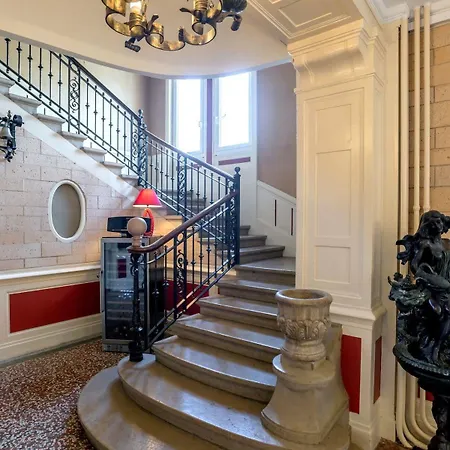 Domaine Des Cedres - Hotel, Et Insolites